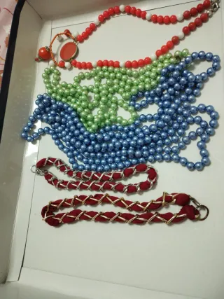 Set 6 collane:celesti,verdi, arancio, rosse