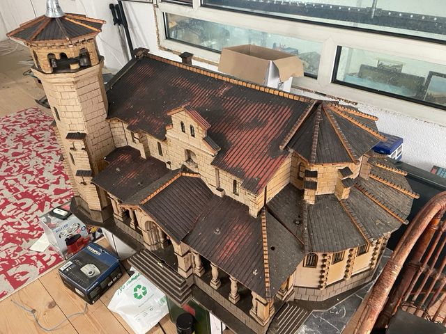 Maqueta de iglesia detallada