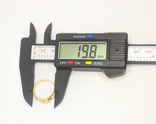 Anillo de oro de 18k con circonita, 1.76 g, T-21.