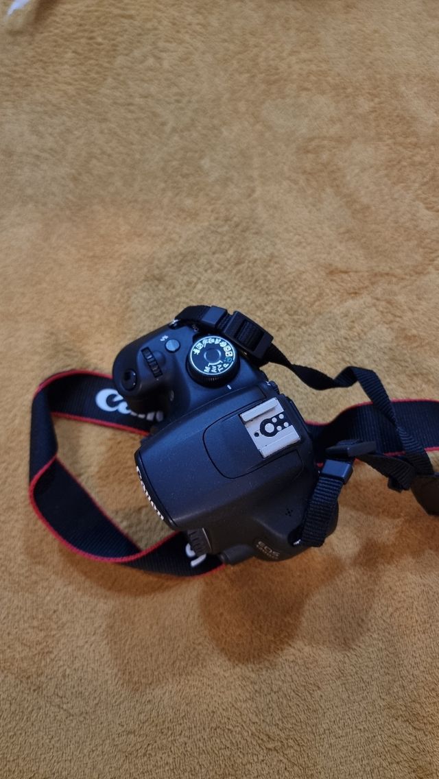 Canon EOS 1200D + Objetivo 18-55mm