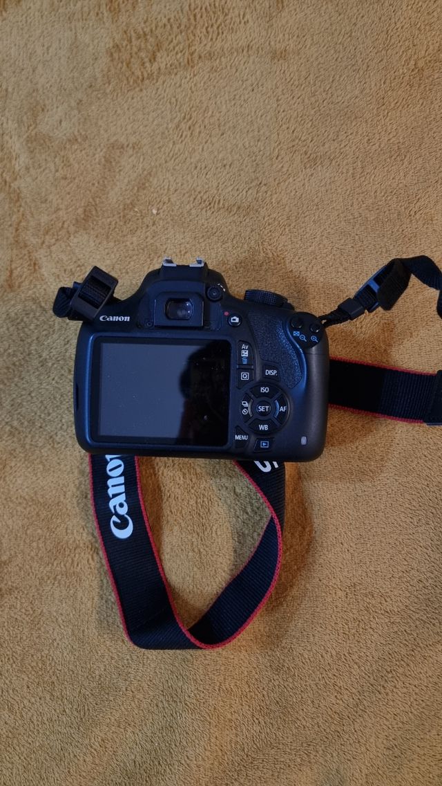 Canon EOS 1200D + Objetivo 18-55mm