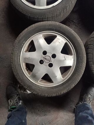 Juego de 4 Llantas 15" Astra Calibra etc...