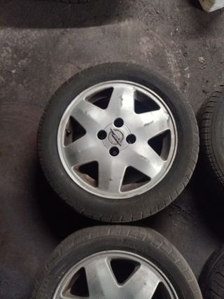 Juego de 4 Llantas 15" Astra Calibra etc...