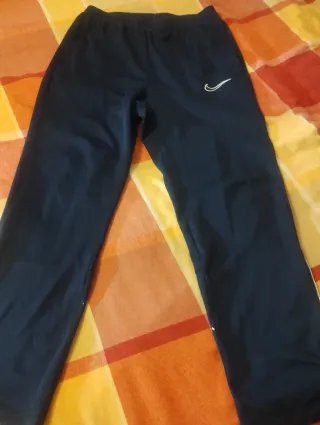 Pantalón y camiseta Nike azul niño