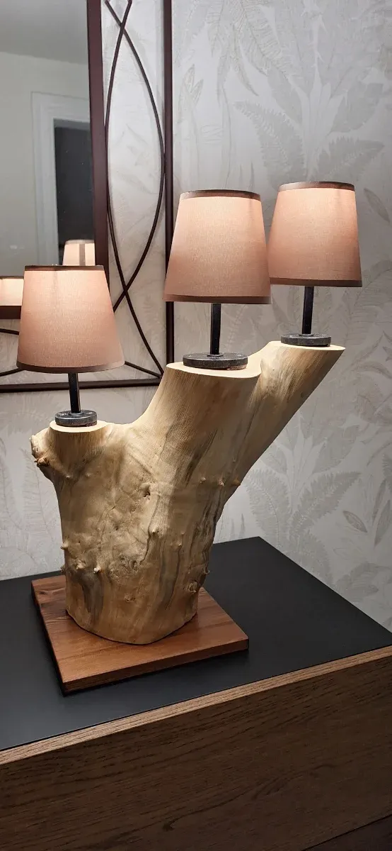 Lámpara artesanal tronco madera y tela