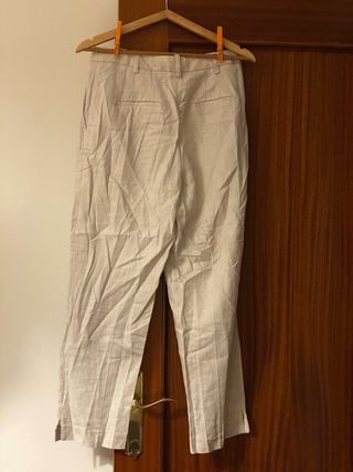Pantalón chino beige