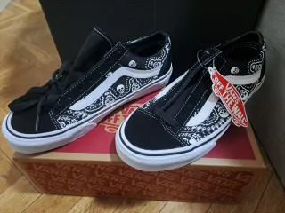 Zapatillas Vans Style 37 Calaveras