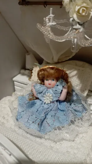 Bambola porcellana stile dollhouse