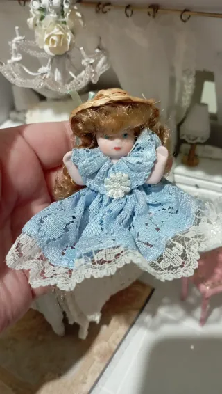 Bambola porcellana stile dollhouse