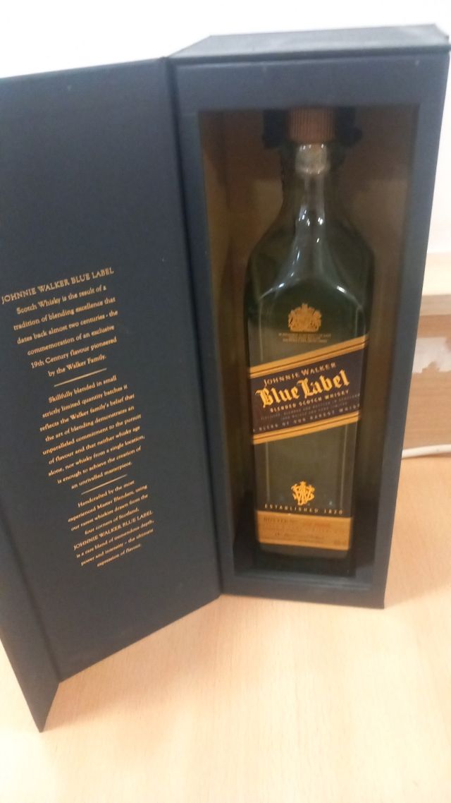 Botella Johnny Walker Blue Label Vacía