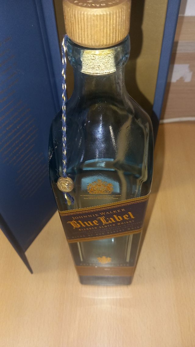 Botella Johnny Walker Blue Label Vacía