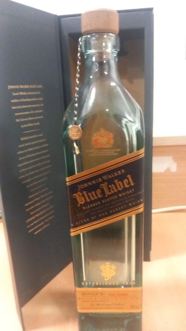 Botella Johnny Walker Blue Label Vacía