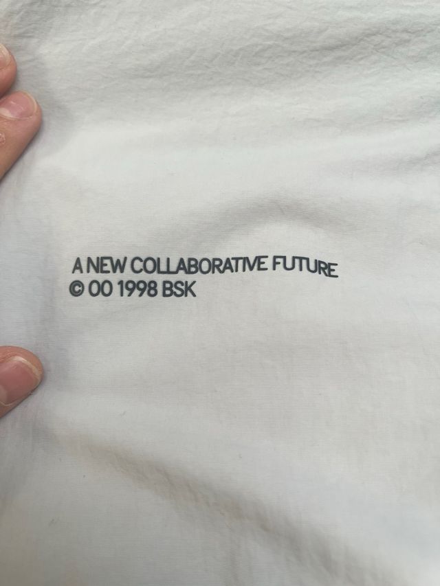 Chaqueta Beige Bershka con Capucha