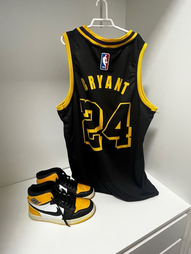 Camiseta Lakers Kobe Bryant Negra/Amarilla 12 años