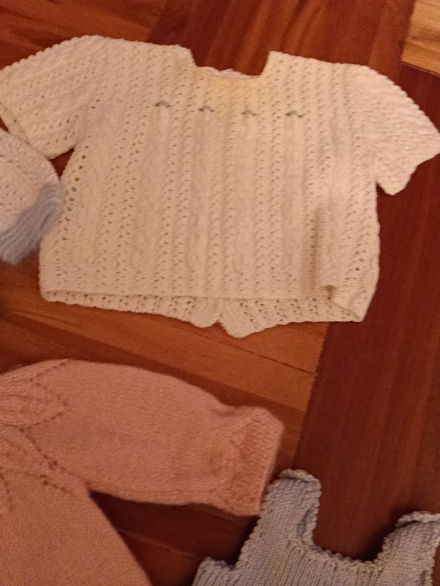 Lote Ropa Bebé Reborn Tejida y Bordada