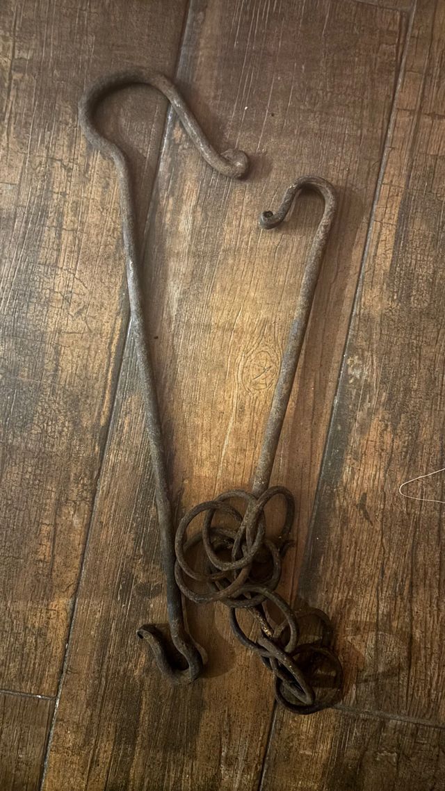 Antica catena per camino in ferro battuto