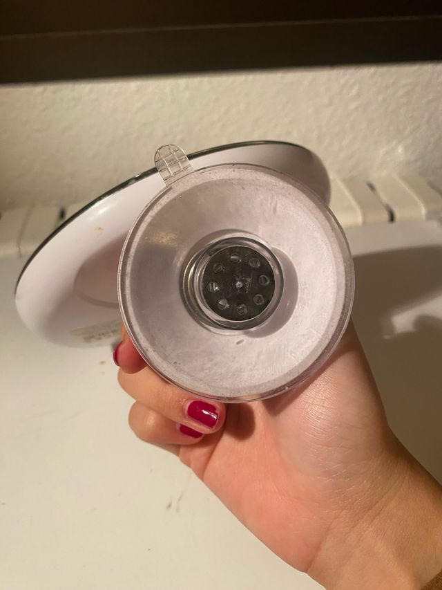 Espejo de aumento X10 con luz y ventosa