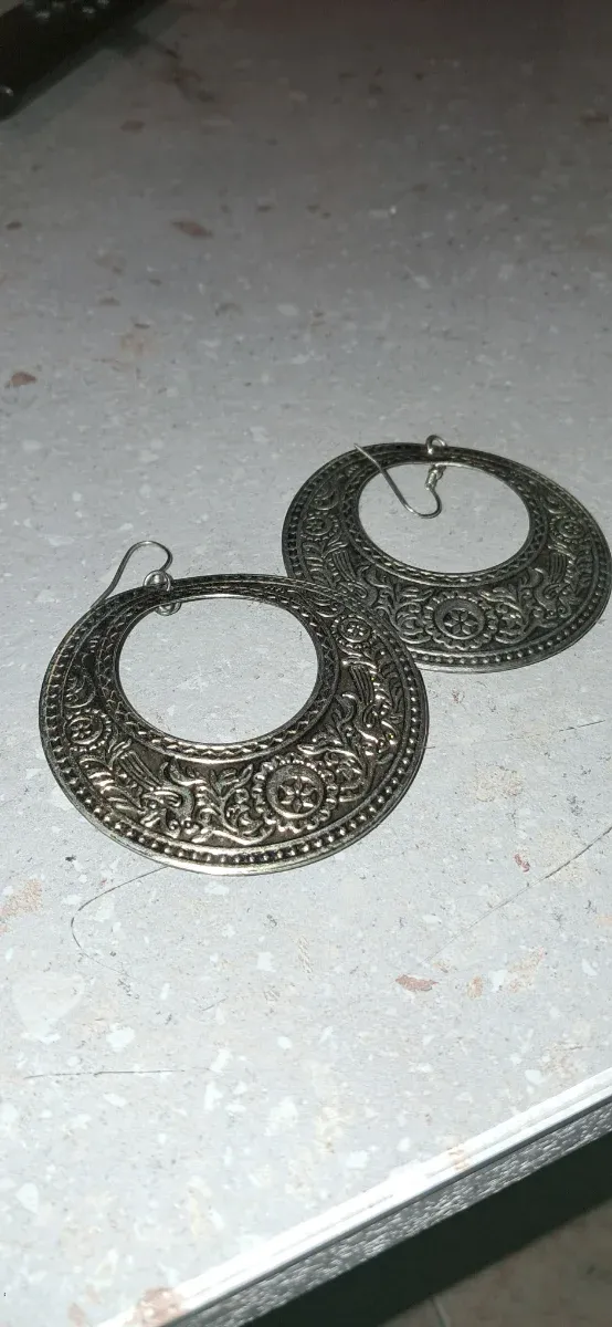 8 pares de pendientes de varios modelos