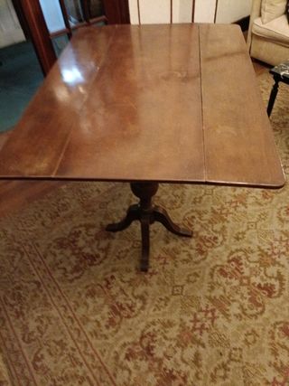 Mesa antigua plegable de madera