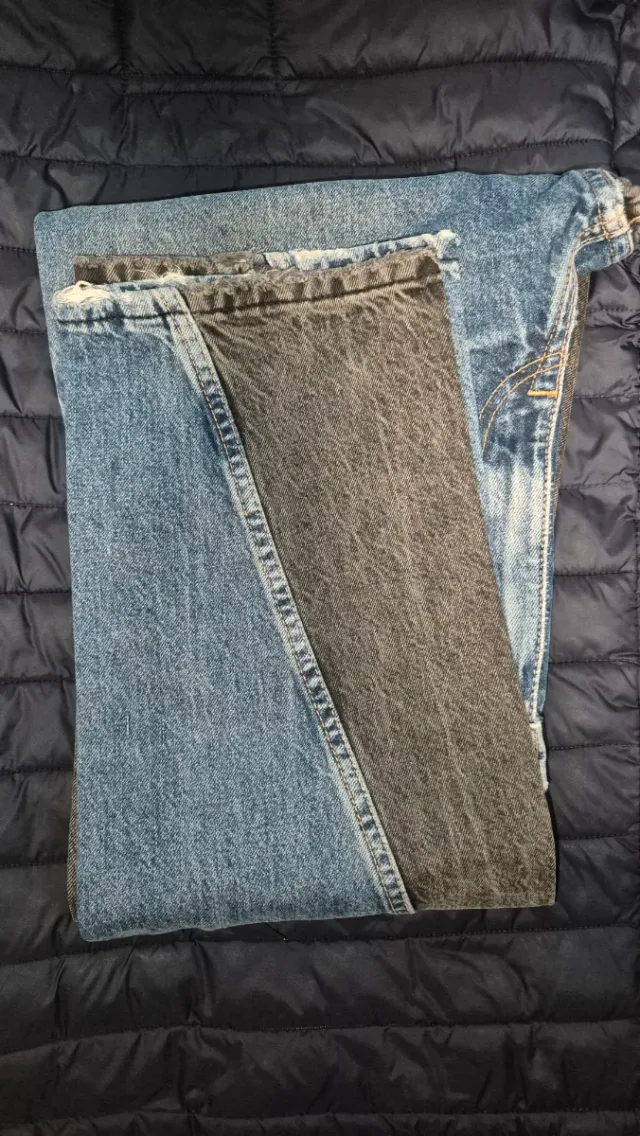 Vaqueros Bershka 90's wide. Talla 38 Negro/Azul