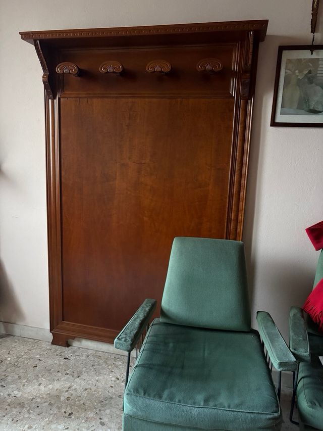 Appendiabiti in legno da muro