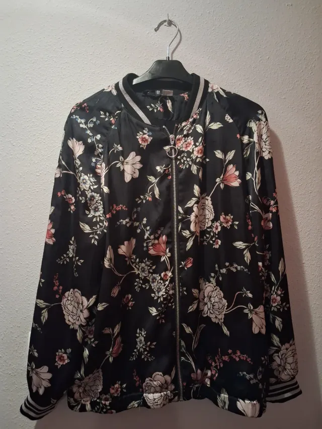 Chaqueta Bomber Estampado Floral Raso