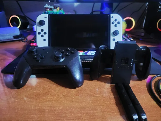 Nintendo Switch OLED + Pro Controller + Juego