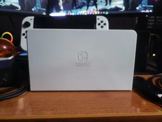 Nintendo Switch OLED + Pro Controller + Juego