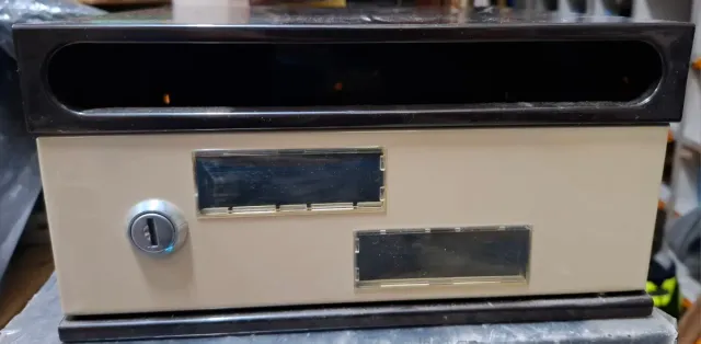 Buzones Arfe Chapa Beige con Cerradura