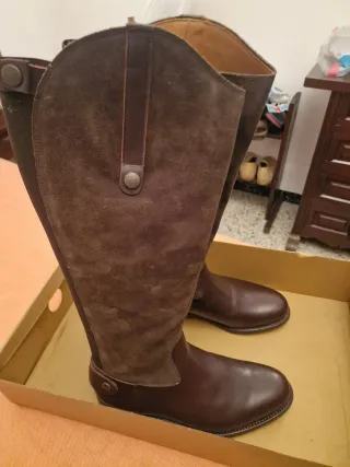 Botas rocieras de piel, de mujer talla 42.