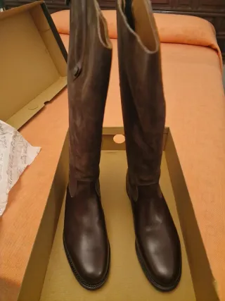 Botas rocieras de piel, de mujer talla 42.