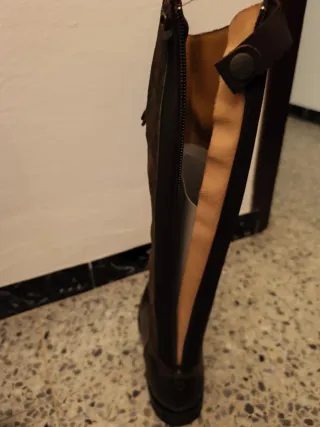 Botas rocieras de piel, de mujer talla 42.