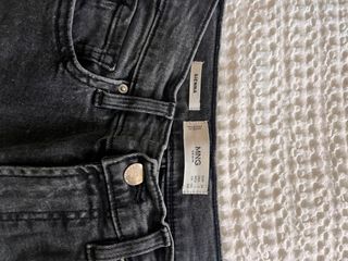 Pantalón vaquero Mango negro ancho