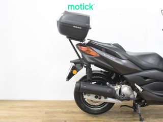 YAMAHA XMAX 125