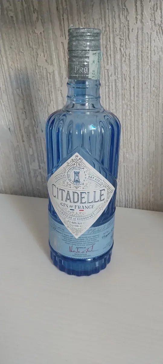 Bottiglia vuota gin citadelle