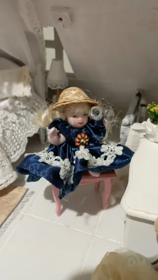 Bambola porcellana casa bambole