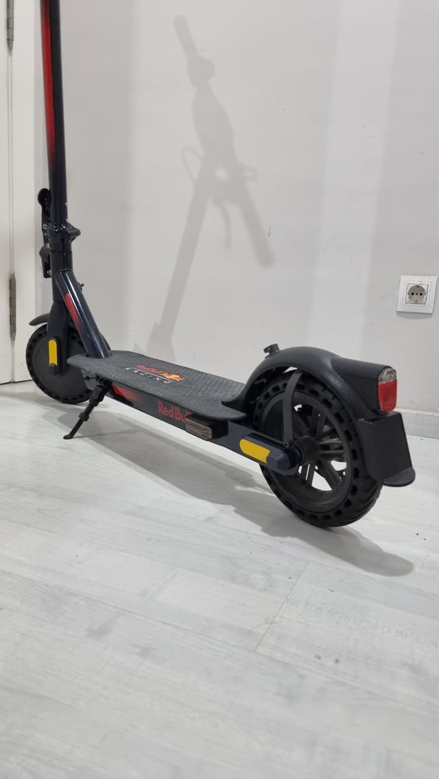 Patinete Eléctrico Redbull Racing 25km