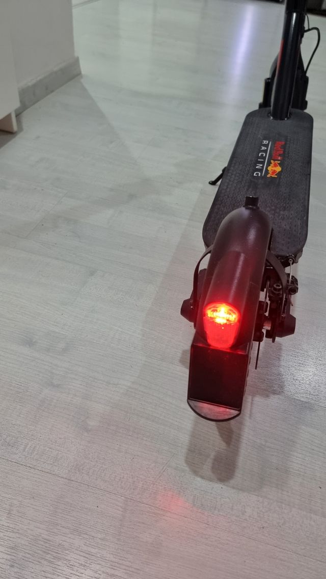 Patinete Eléctrico Redbull Racing 25km