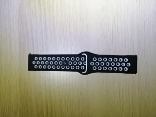 Correa de reloj deportiva perforada