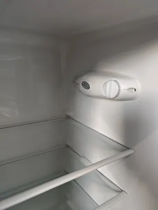 Nevera Svan Puerta con Estantes