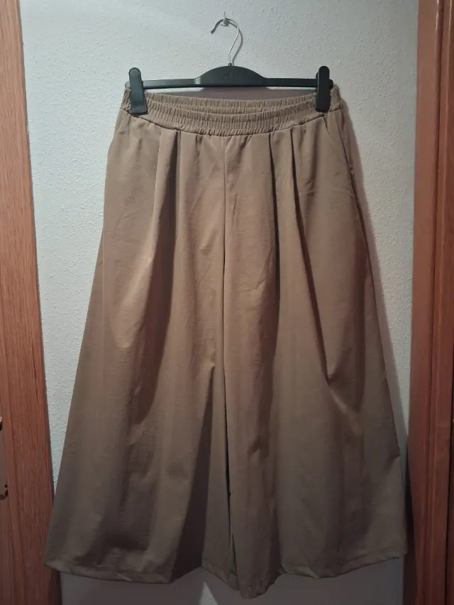 Pantalón ancho