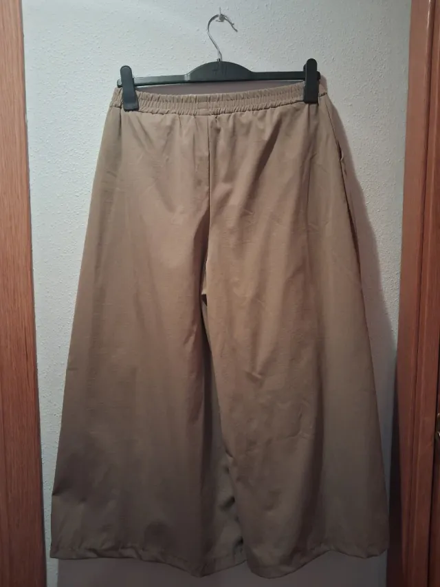 Pantalón ancho