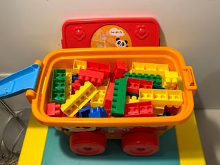 Carrinho de blocos de construção infantil