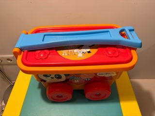 Carrinho de blocos de construção infantil