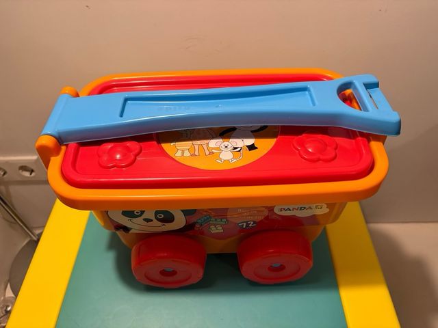 Carrinho de blocos de construção infantil