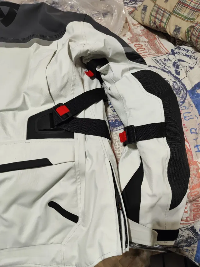 Chaqueta Revit Poseidón 2 GTX Plata + Espaldera