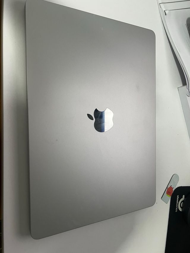 Macbook Air Plata/Gris Espacial 2025