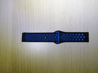 Correa de reloj deportiva perforada