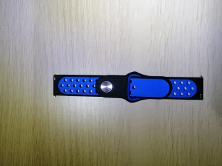 Correa de reloj deportiva perforada