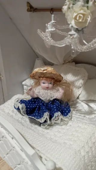 Bambola porcellana casa bambole